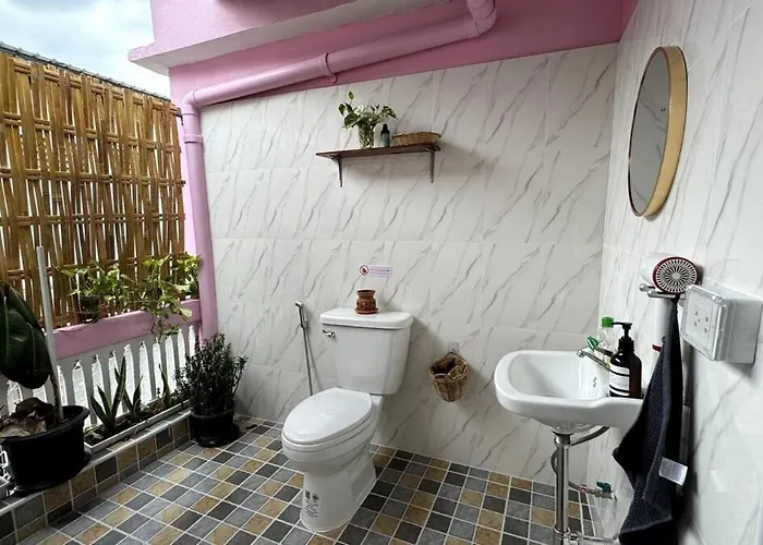 Baan Yentafo - Pink House In Talad Noi 아파트